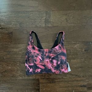 Lululemon Nulu front darting yoga bra